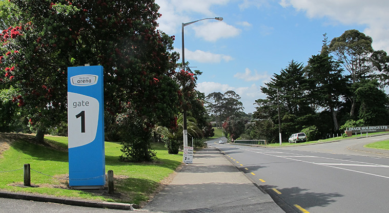 Henderson Loop Path - Path along Central Park Drive, take left just after bridge