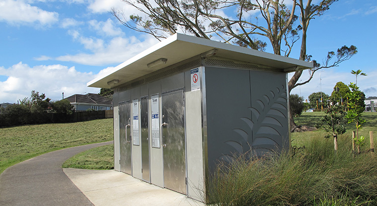 Heron Park Path - Public toilets.