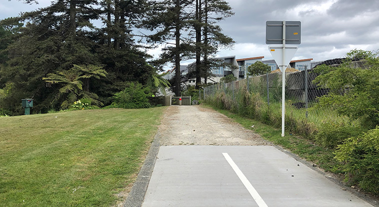 Hooton Reserve Path - Last section of the path at western end.