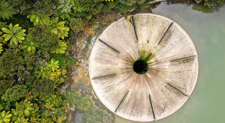 Hūnua Cossey Dam Path - Drone shot of reservoir.