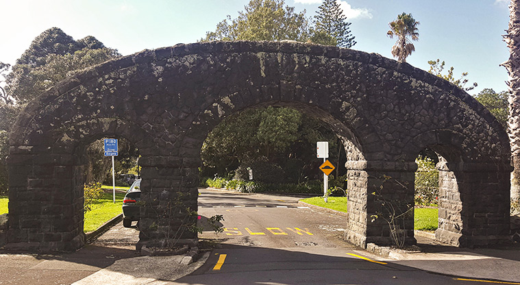 Te Ara o Taurarua / Judges Bay Path - Distinctive archway entrance to the Parnell Rose Gardens. Our loop starts here - head left to ‘smell the roses’!