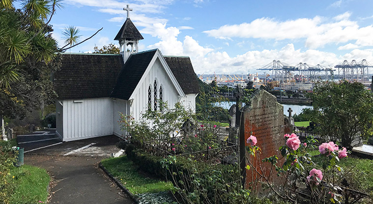Te Ara o Taurarua / Judges Bay Path - The gravestones are an interesting insight into some of the early settlers of Auckland.
