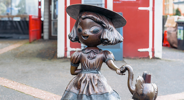 Karangahape Road to Queens Wharf Art Path - Twist 2015, Tanja McMillan and John Oz Auckland Council Art Collection Photo credit: David St George.