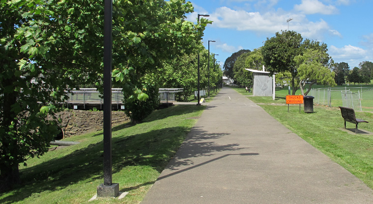 Keith Hay Path - path section showing the entrance from Rainford Street carpark to Keith Hay Park