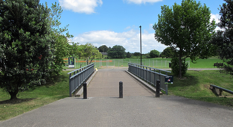 Keith Hay Path - Entrance from Rainford Street to Keith Hay Park.