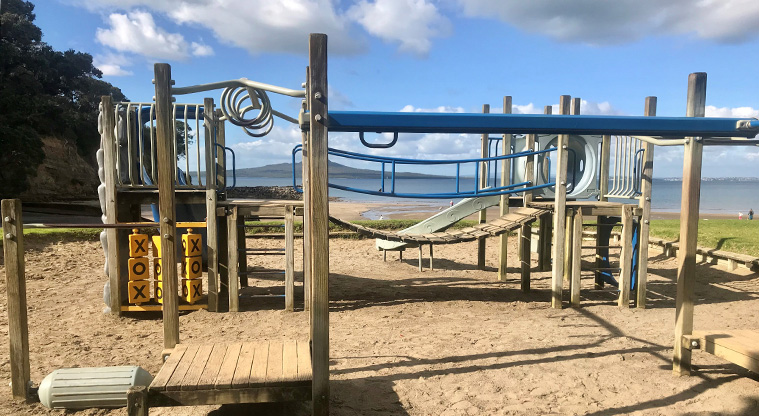 Kennedy Park to Castor Bay Path - playground at Castor Bay Beach Reserve