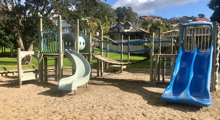 Kennedy Park to Castor Bay Path - playground at Castor Bay Beach Reserve