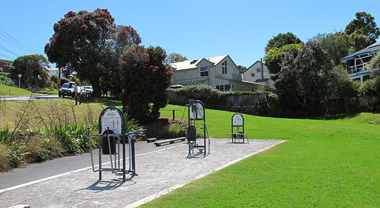 Le Roys Bush Path - Exercise equipment close to Little Shoal Bay.