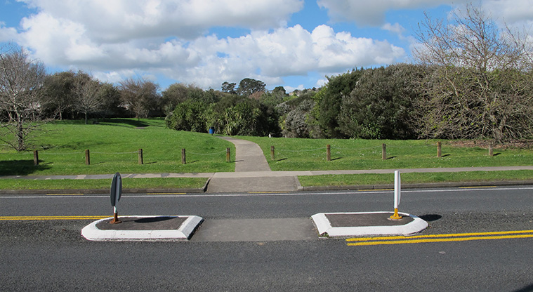 Logan Carr Path - Crossing of Kilkenny Drive to Kellaway Reserve.