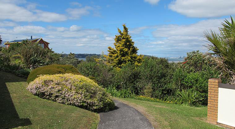 Luckens Coastal Path - Access from Constable Lane.
