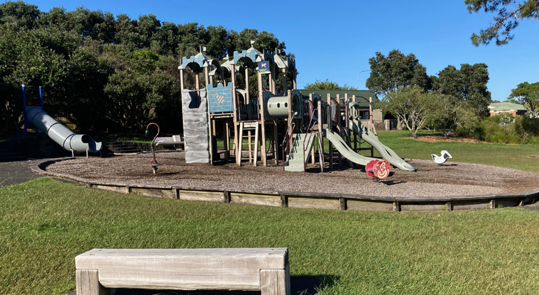 Luckens Reserve Path - Kid’s playground and seating area.