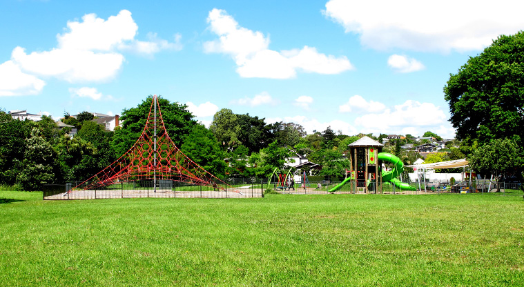 Madills Path - Playground at Madills Farm Recreation Reserve.
