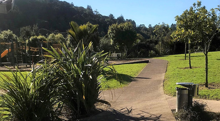 Manuka Reserve Path- Path start from Manuka Road.