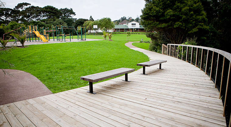 Manuka Reserve Path- Great seated area and lookout.
