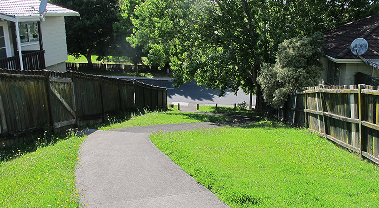Manutewhau Path - Access to Moire Road – turn right and complete the loop