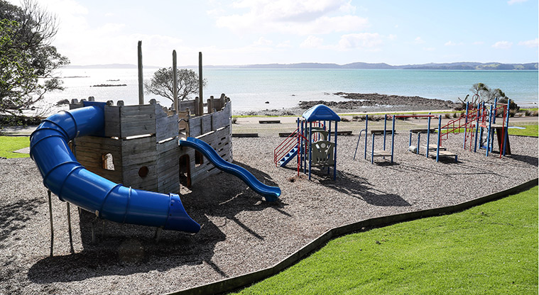 Maraetai Beach Path - Kid’s playground
