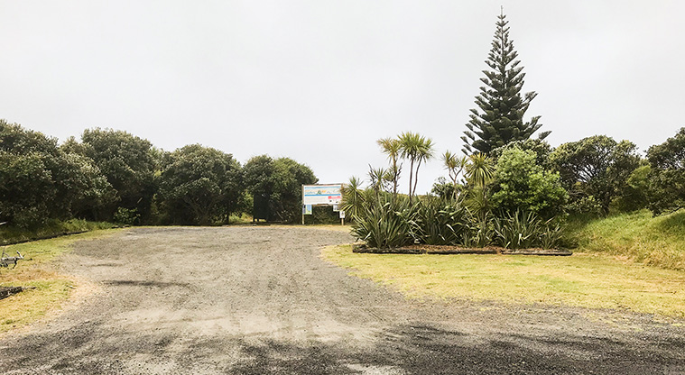 Medlands Beach Path - The car park at the end of Oruawharo Lane has a toilet.