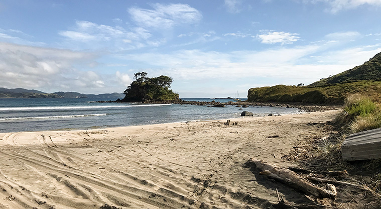 Medlands Beach Path - Shark Alley at the sheltered end of the beach is a popular swimming and boat launching spot.