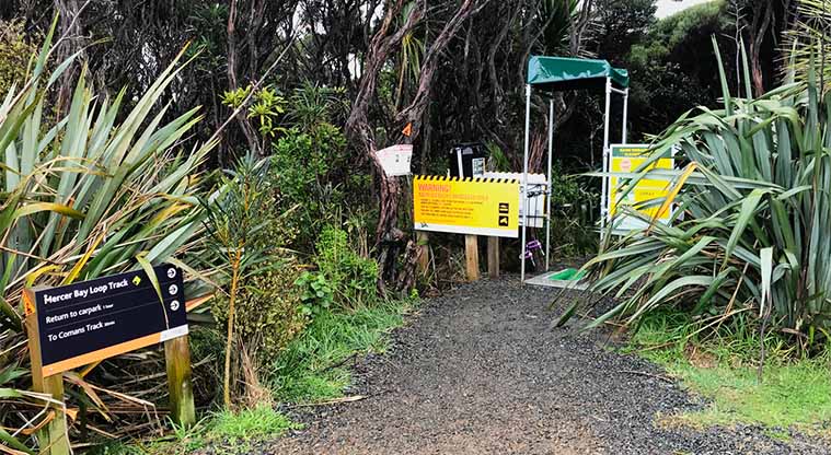 Mercer Bay Loop Track - Start your walk at the cleaning station at the southern end of the car park.