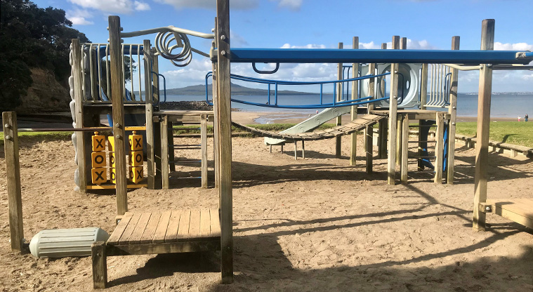 Milford to Castor Bay Path - Playground at Castor Bay Beach Reserve.