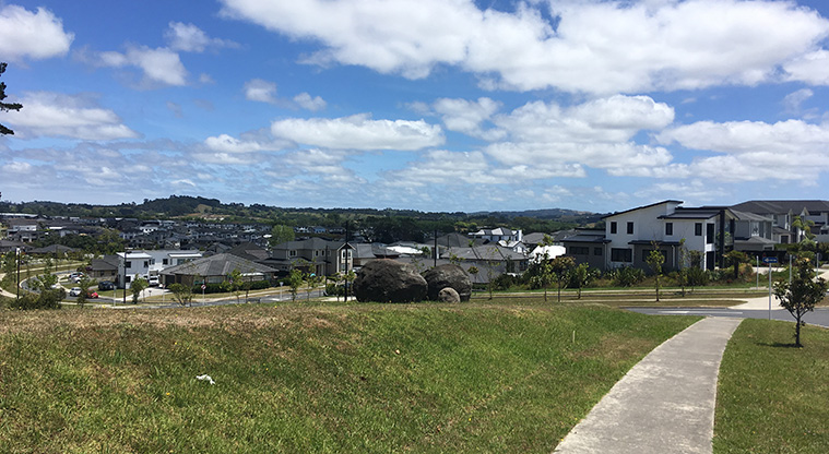 Millwater Path - Path start on corner of Bankside Road and Percy Greens.
