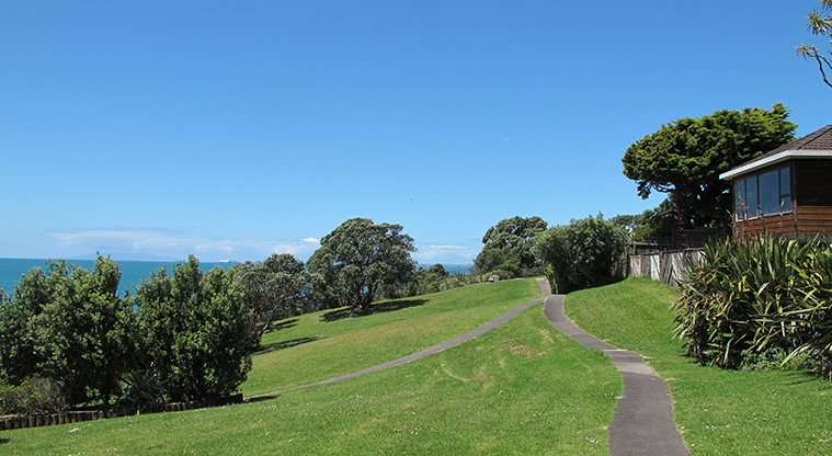 Murrays to Rothesay Bay Path - Path section on Clifftop Walkway.