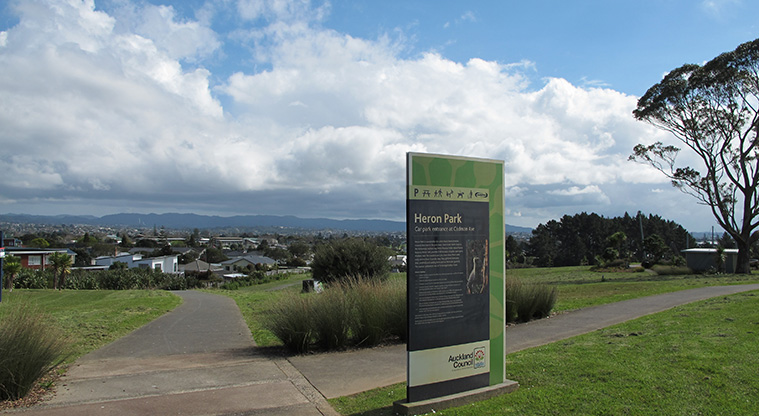 Oakley Creek Path – The entrance to Heron Park from the intersection of Great North Road and Blockhouse Bay Road.