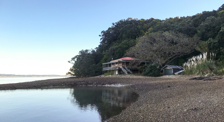 Orapiu to Pearl Bay Path - This bay has an old beachfront lodge, a place of happy memories for many Aucklanders.
