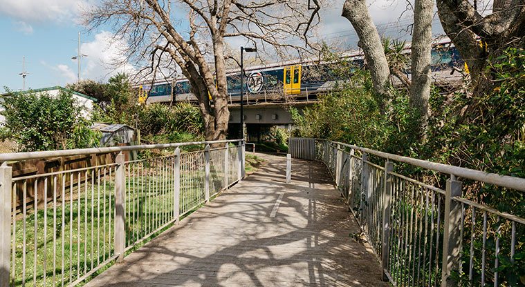 Oratia Stream Path - Path below the rail line.