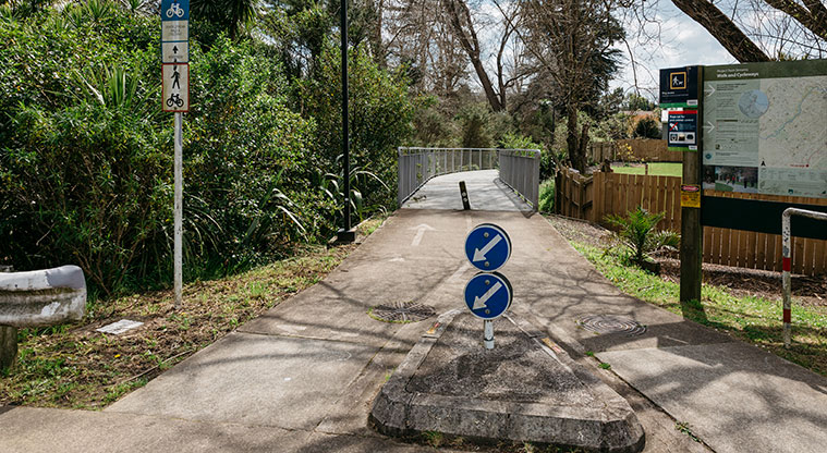 Oratia Stream Path - Alternative path start off Parrs Cross Road.