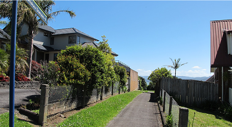 Pae-mohani / Manukau Domain Path - Alternative start point from Sylvania Crescent