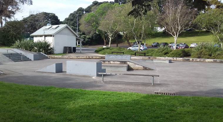 Panmure Basin Path - Skate park at the path start.