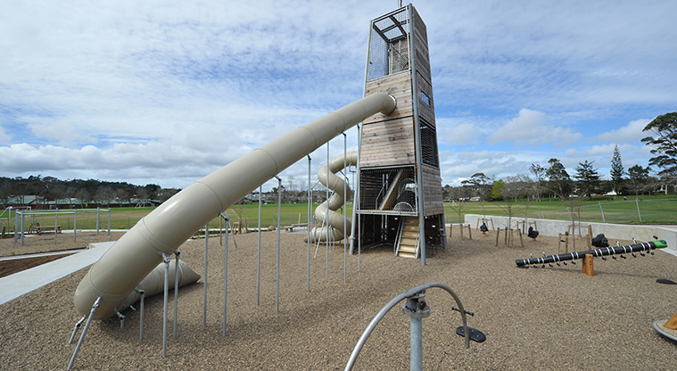 Parrs Park Path - Playground.