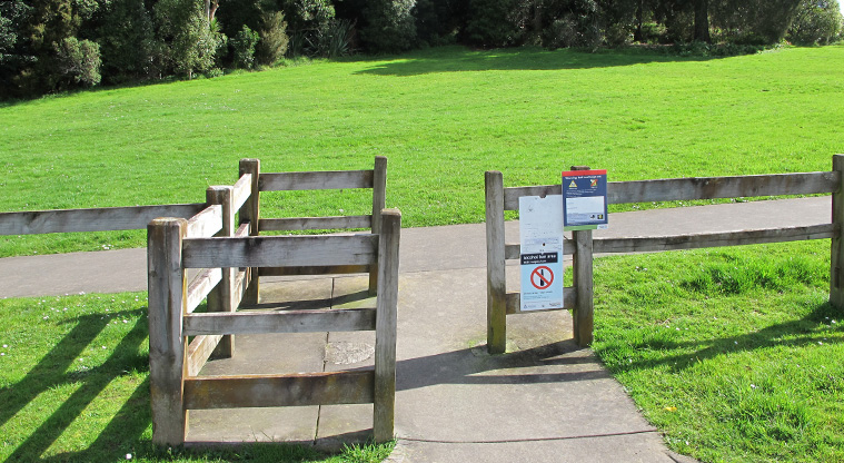Point View Loop Path - The path access point from Kenley Heights.
