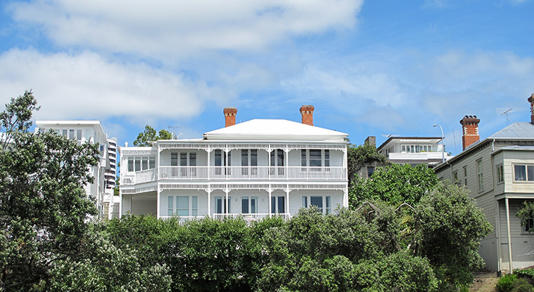Ponsonby to Victoria Park Path - Historic houses perched overlooking the harbour.