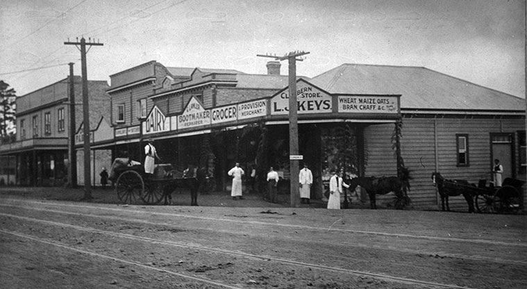 Remuera Loop Path - Looking east from junction of Remuera Road and Clonbern Road (1914),Sir George Grey Special Collections, Auckland Libraries, 7-A571.