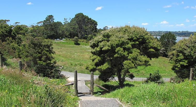 Sanders Dog Lover's Path - Access from Sanders Reserve.