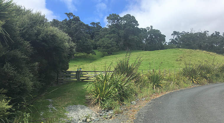 Scandretts Mullet Point Path - Enter the gate and climb up the hill.