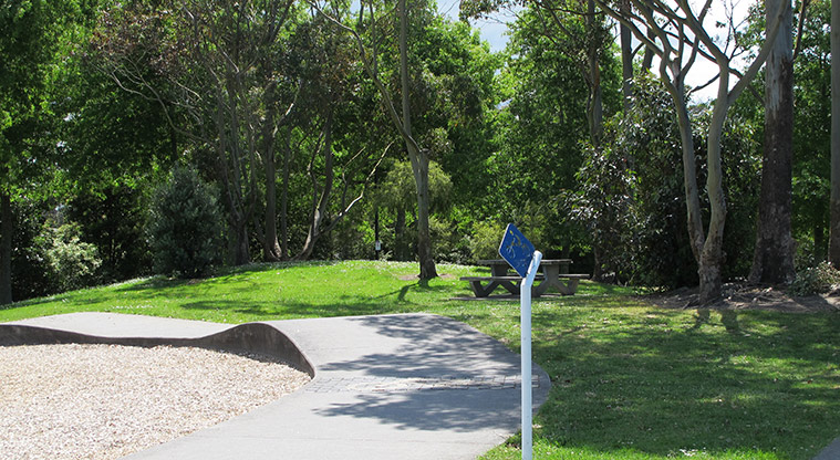 Shepherds Park Path - Short bike track around playground.
