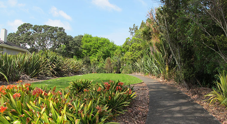 St Johns Bush Path - Path start from Ripon Crescent.