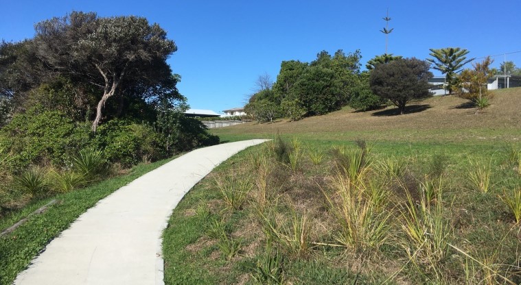 Stanmore Bay Path – Section of the path by Stanmore Bay School.