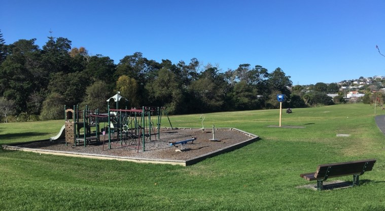 Stanmore Bay Path – Park bench overlooking the playground.