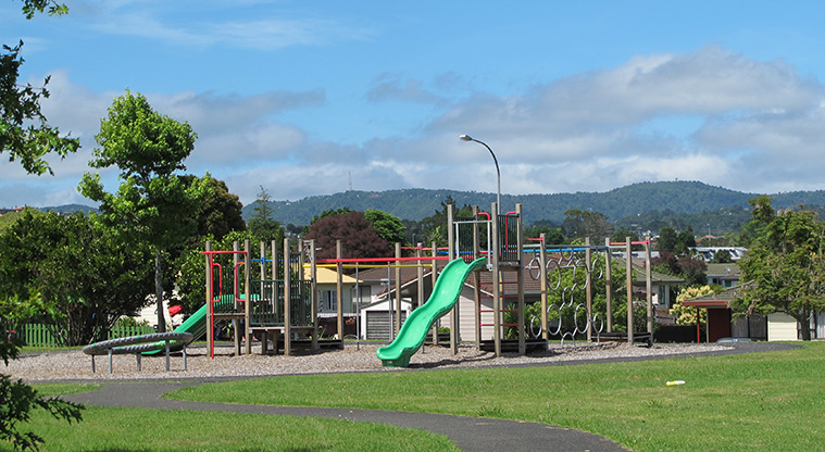 Starling Park Path - Kids playground.