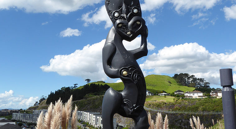 Stonefields Path - Carvings and pou along the path.