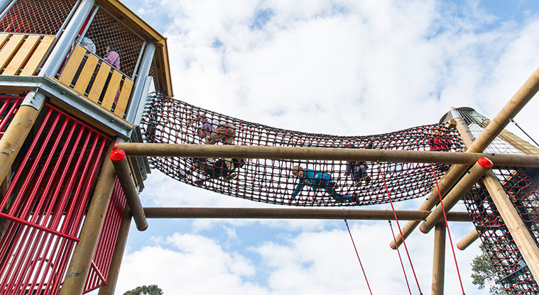 Takapuna Beach Path - Takapuna Beach playground.