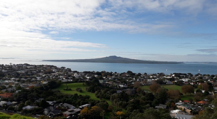 Takarunga / Mt Victoria Path - View of Rangitoto.