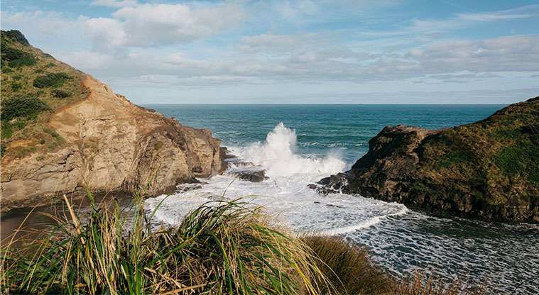 Tasman Lookout Path - The Gap is a great spectacle at high tide.