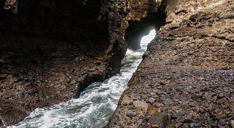 Tasman Lookout Path - From the rocky outcrop you can get a peek of the blow-hole. Take care and look out for your children when there is a swell – it can get very wild and unpredictable out here.