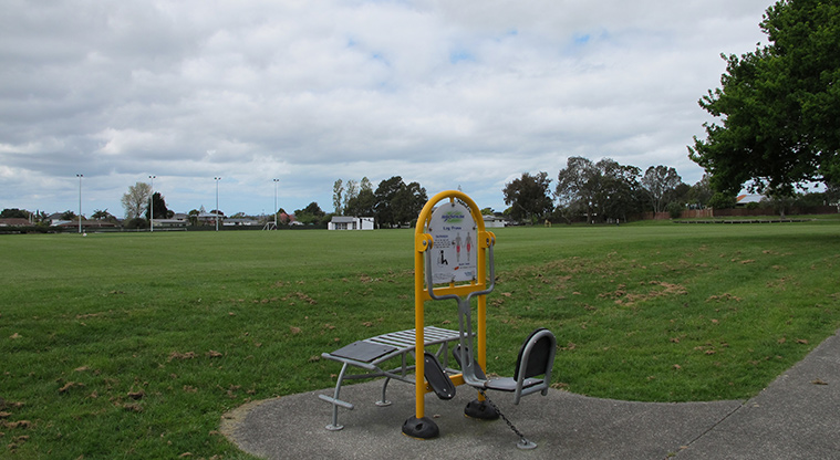 Te Atatū Peninsula Park Path – Another exercise station.