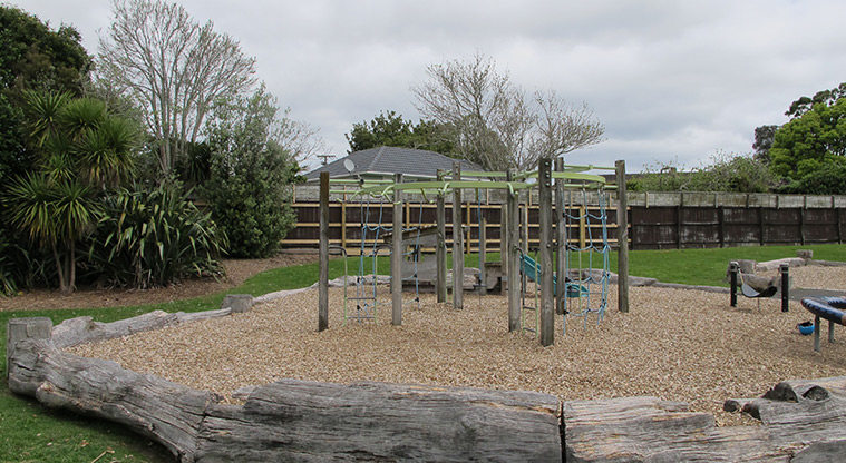 Te Atatū Peninsula Park Path – Children’s playground.